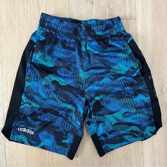Adidas boys Sz S(8) blue/black shorts - Picture 1 of 2